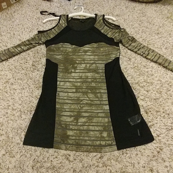 Shirt - Picture 2 of 3